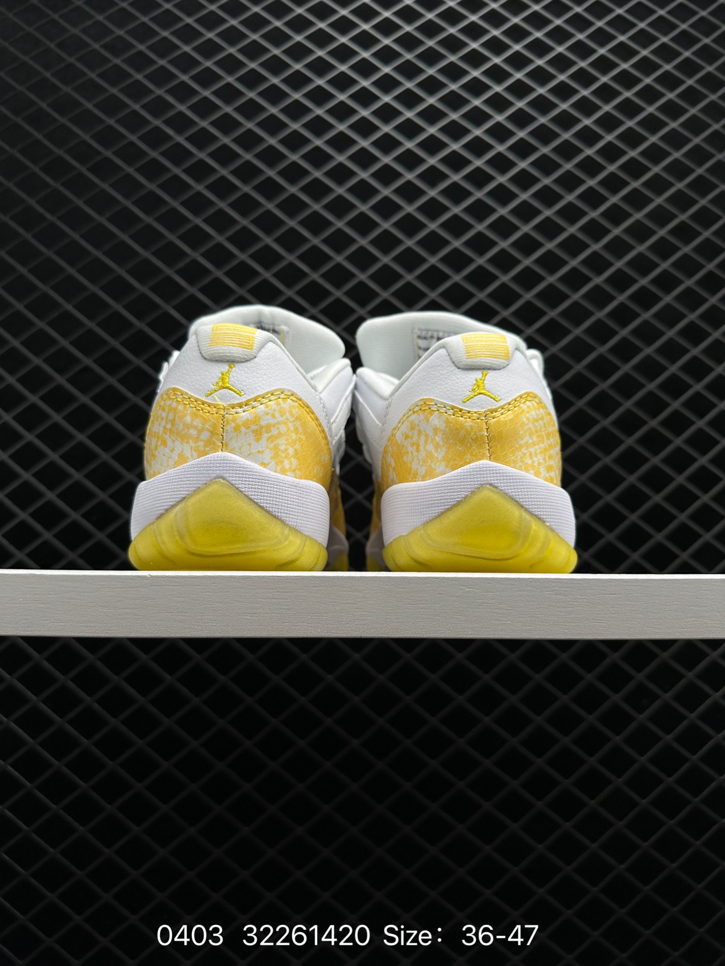 Air Jordan 11 Retro Low 